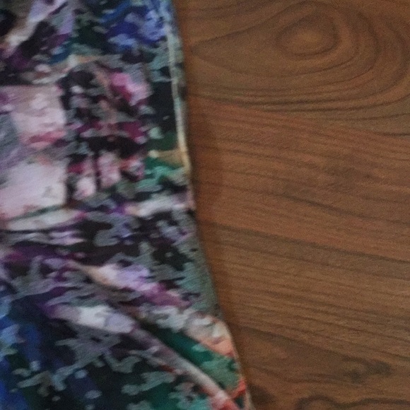 Adorable multi colored T-shirt size large new - Picture 6 of 7